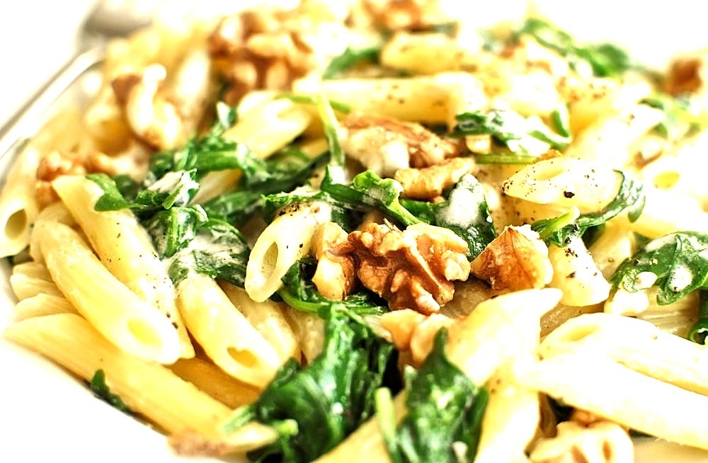 Penne with Blue Cheese, Arugula, and Toasted Walnuts