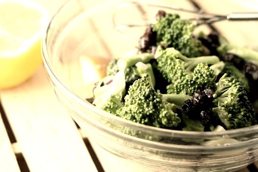 Broccoli Raisin Apple Salad With Creamy Honey Lemon Dressing (vegan, Gluten-Free & Low-Fat). 