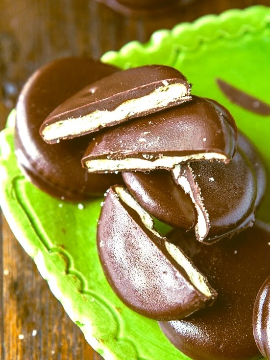 Homemade Thin Mints, Perfect 15-Minute Recipe For A Hot Summer!