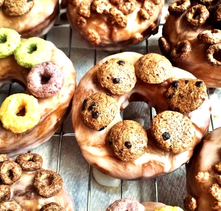 Last week I made these mouth-watering Voodoo Style Krispy Kreme Copycat Donuts from scratch!Check out the recipe...